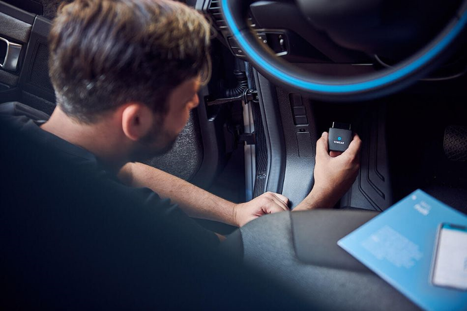 تركيب كاميرا داخل السيارة